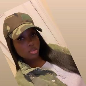 Meet your Posher, Devonnie